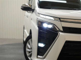 LEDヘッドライトです。デザイン性がよくとても明るいので、夜間の走行や悪天候でも安心です。しかも長寿命!