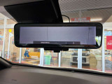 スマートルームミラーです。カメラで後部を映し出します。
