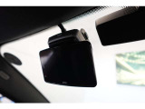 自動防眩機能を備えたルームミラー。ETC車載器を搭載しておりスタイリッシュかつ機能性を兼ね備えております。まずは、お電話等でお気軽にお問い合わせくださいませ。 0078-6002-582225 BPS姫里へ