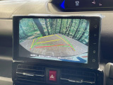 【バックカメラ】駐車時に後方がリアルタイム映像で確認できます。大型商業施設や立体駐車場での駐車時や、夜間のバック時に大活躍!運転スキルに関わらず、今や必須となった装備のひとつです!