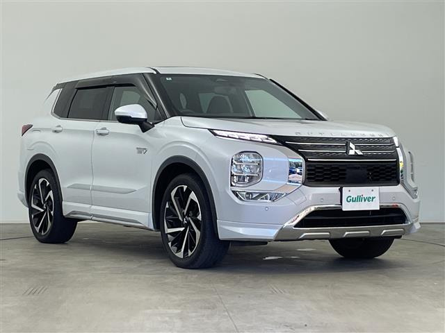 アウトランダー PHEV 2.4 P 4WD 本革シート