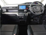 ◆インテリアパネル◆視界広々で非常に運転しやすくロングドライブでも疲れを感じさせないすっきりとまとまったインパネ周りです。