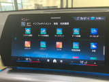 シフトレバー周辺に搭載されたiDrive(ナビのコントローラー)はドライバーの運転姿勢を崩さず、直感的に操作が可能で御座います