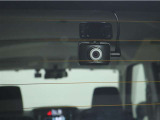 リヤ用ドライブレコーダー装備!これがあれば、相手方が危険運転をしてきた場合などでも客観的に証明でき、事故や事件の直接的な証拠の確保にもなりえます。