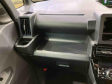 納車前にはプロのメカニックが、各部の点検を行います。ディーラーにしか出来ない品質、そしてサービスできっと満足していただけると思います!