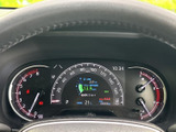 速度や燃料残量などの情報が運転席正面にまとまり、必要な表示を確認しやすい配置です。走行に関わる情報をひと目で把握でき、日常の運転をサポートします。