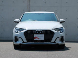 一目でAudiだと分かる特色を持つフロントマスク。