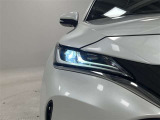 LEDヘッドライトとオートマチックハイビームで、夜間走行時の安心感が違います!