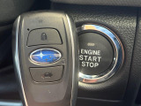 【アクセスキー&プッシュスタート】カバンやポケットに入れたままでもドアの施錠・解錠が可能なスマートキーを装備。エンジンのオン・オフ時もカギを取り出す必要が無く、ボタンをプッシュするだけでOK♪