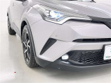 フォグランプ装着車です。暗い夜道の車両前方を明るく照らします