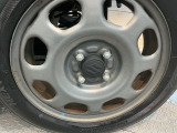 足元が整っていると、車全体がすっきりとした印象になります。丁寧に清掃を済ませており、気持ちよく乗り出せる状態です。まずは実車の雰囲気をご覧ください。