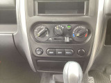 エアコンも搭載されておりますので自分の好きな温度、風量に合わせて快適に運転できますね!