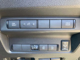両側スライドドアはオート機能付き。運転席からも開閉可能です。