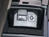 非常時やキャンプなどに役立つアクセサリーコンセントAC100V・1500Wコンセント付きです。