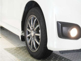 ◆純正アルミホイール装着車◆これで足元まわりも、おしゃれにきまります!