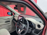 運転席サンバイザーにはバニティミラーを装備☆