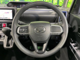 インテリアに合わせたデザインのステアリングは、運転される方のことも考え、運転しやすい形状、大きさです。是非一度、実際に触ってお確かめください。