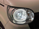 対象物が見やすく白く明るい光で夜間走行をサポートするBi-Angle LEDヘッドランプ(AFS【ステアリングに合わせてヘッドランプが進行方向を照らす】・オートレベリング機能付き)を搭載
