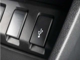 ◆USBチャージャー◆使いやすい場所に装備されています。