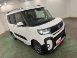 フロントシート(前席)です。よく乗る運転席にも、汚れや使用感も気になりません。肘掛けは、ちょっとした小物入れにもなります。