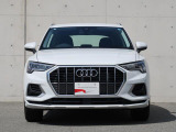一目でAudiだと分かる特色を持つフロントマスク。