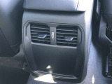 車両の詳細、ご質問につきましては、営業スタッフまでお気軽にご連絡下さいませ。遠方のお客様には実車の詳細動画送信も承ります。お問合せをお待ち致しております。