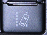 車線逸脱警報装置を装備しております。