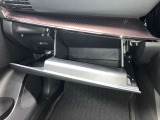 【グローブボックス】一目で中身を把握でき、取り出しやすさにも優れます!