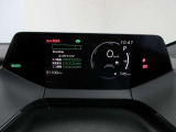 7インチのディスプレイにミニマルなグラフィックメーターやLEDインジケーターを表示させることで先進的かつ機能的に☆