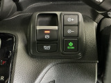 パーキングブレーキはスマートな電子制御式と合わせて渋滞時等にブレーキペダルから足を離しても停車状態を保持してくれるオートブレーキホールド機能で運転が楽になります。スタートはアクセルペダルを踏むだけ