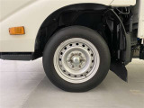 タイヤサイズは 175/75 R15 です。