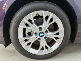 BMW純正アルミホイールです。納車時にはアルミホイールコーティングも承っております!是非ご検討下さいませ。