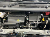 エンジンルームもクリーニング済みできれいですよ。日産の整備士がしっかりと丁寧に点検していますので安心してお乗りいただけます