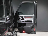 視野角の広い鮮明な画像で駐車をサポートしてくれる、パーキングアシストリアビューカメラがあるので、狭い場所での駐車も楽々!