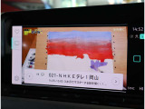 【TVチューナー】 純正デジタルTVチューナー装備。フルセグ画質でTVの視聴が可能です。