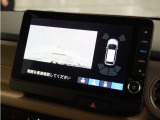 ◆リアワイドカメラシステム◆3種類の表示で後方確認をサポート♪セレクトレバーを「R」の位置に入れるとカメラ画像に切り替え。ノーマルビューでは従来のリアカメラと同様の標準的なビューで表示します!