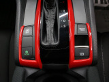 【電子制御パーキング+ブレーキホールド】便利なスイッチ式のサイドブレーキ!停車中にブレーキペダルを踏み続けなくても自動的にブレーキを保持する機能も搭載♪