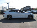 新車登録から5年目まで、最長4年間の走行距離無制限保証をご用意。ご購入後も安心が長く続きます。