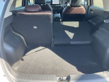 シートアレンジ出来ます!荷物の形状に合わせてシートを倒し、無駄なく車内を活用できます!