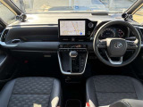 ブラックを基調とした内装で、スタイリッシュな印象のあるお車です!