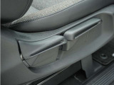 ◆シートハイトアジャスター◆運転席を上下に高さ調節ができます!運転ポジションを体格に合わせてシート調整できます。