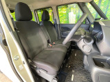 運転席シート廻りは使用感も少なく、良好な状態となっています。丁寧に使われていたことがよくわかりますね。