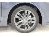 タイヤサイズ(215/45R17)です。