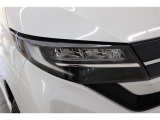 ■LEDライト■ 発光効率が非常に高い為、バッテリーに優しいのが特徴!見た目もシャープでおしゃれと、デザイン面でも人気の高いLEDヘッドライトです!