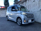 ヘッドライトはキセノン光源(HID,ディスチャージ)。フォグランプはハロゲン光源で広く明るく。用途に合わせて照らします