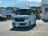 雨の日は中古車は選びにくいですよね。でも当店なら安心です。電話予約を頂ければ屋根下へ移動させて頂きます。雨でもじっくりご検討いただけます。