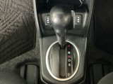 オートマチックシフトレバーは、手になじみ操作しやすい形状で安全運転にもつながります♪
