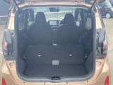 シートをすべて倒すとこんなに広々。たくさん荷物を積めます。これだけのスペースであればかなりの荷物が載せられます☆