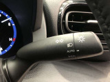 ライトスイッチです。「AUTO」にすると外の明るさに応じてスモールライト・ヘッドライトが自動でON・OFFします。夕暮れ時や屋内駐車場、トンネルなどに便利です。