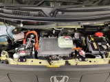 ホンダスタッフがしっかり整備して保証付きにてお渡し致します。エンジンルーム&室内ルームともにクリーニング済みで清潔です。快適なドライブをお楽しみください。